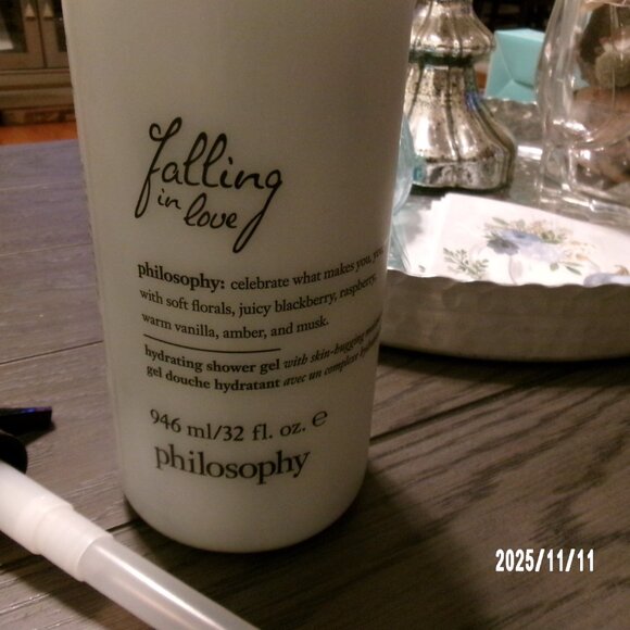 Philosophy Falling In Love Shampoo, Bath & Shower Gel 32 oz w Pump New Sealed - Picture 6 of 7